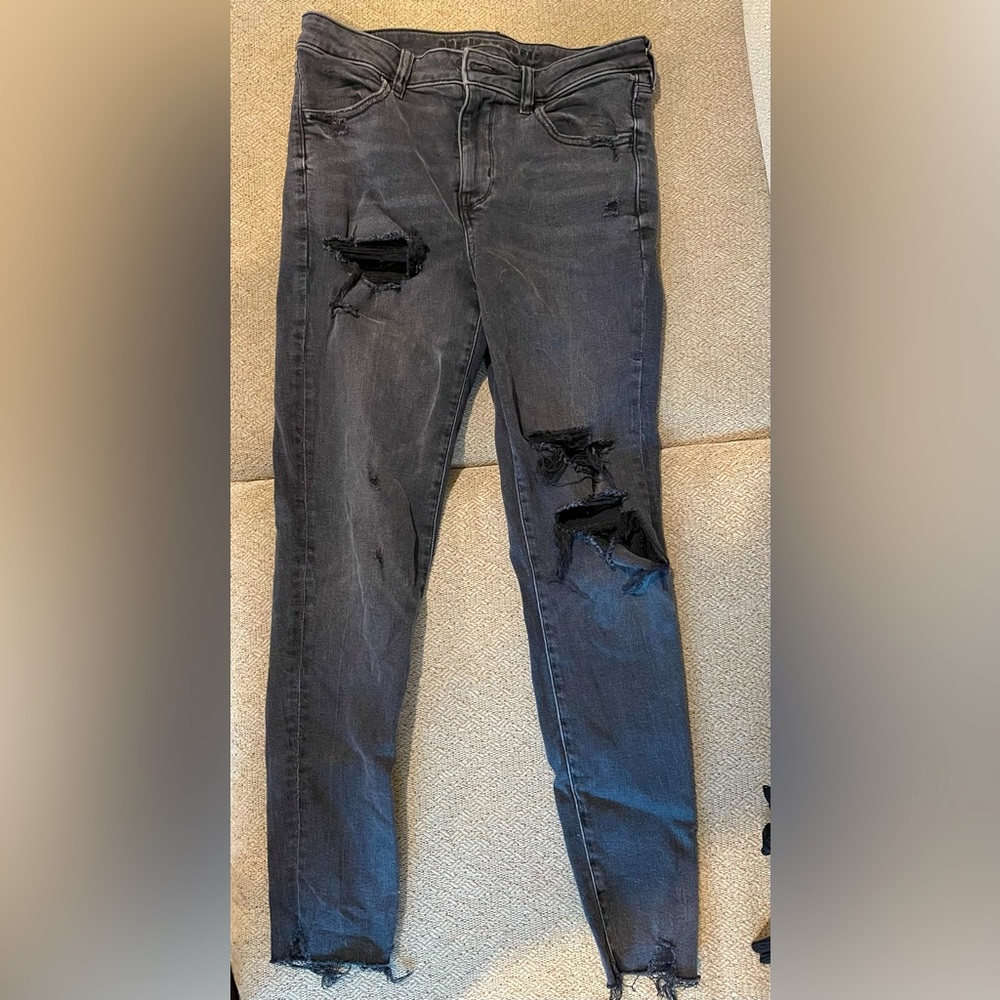 Black ripped skinny jeans